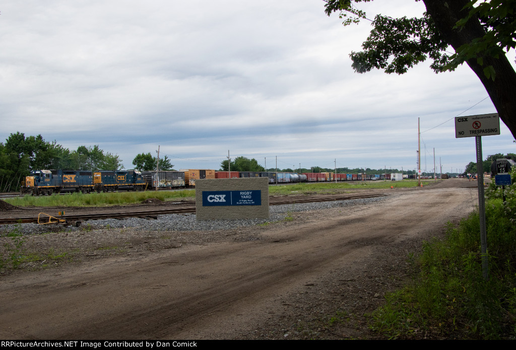 Y200 with CSXT 2561 Switches Rigby Yard